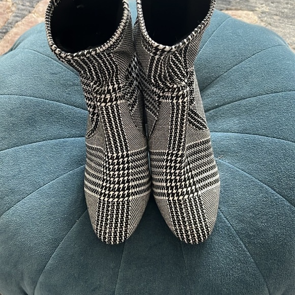 Aldo Lovelee textile bootie | size 7.5 | great condition - Picture 3 of 4